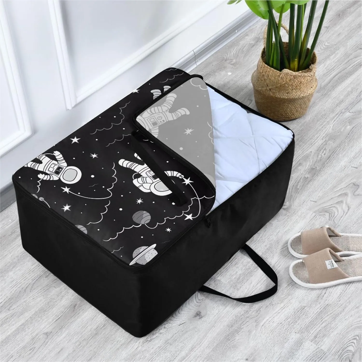Astronauts Flying Sky Storage Bags, 27.5x19.7x11 in, Reusable and Sustainable Storage Organizer for Clothes, Bedding, Comforter