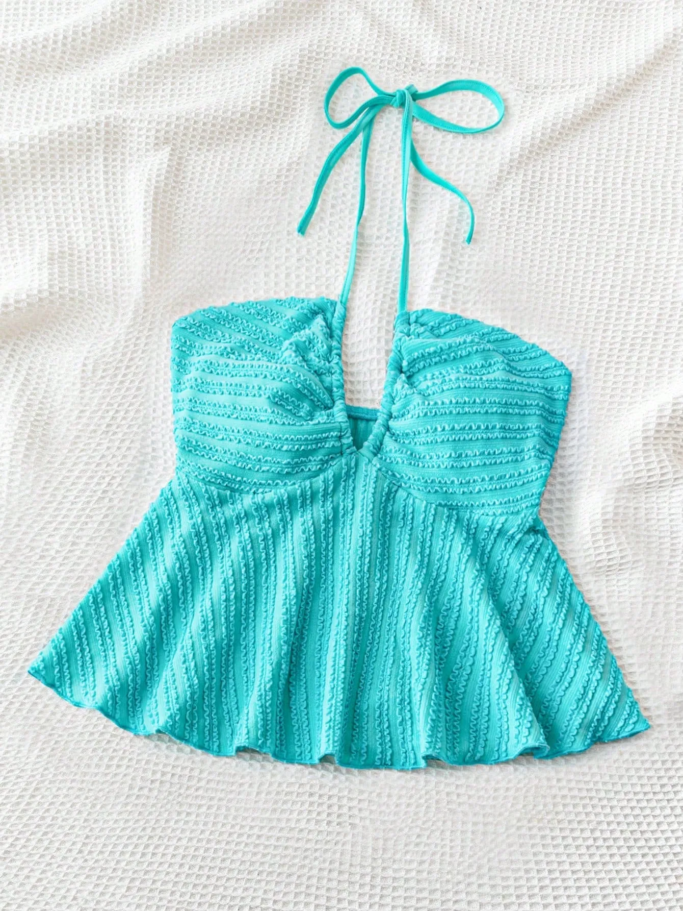 Cherry Vibes: Top de Verano con Detalles de Mariposa