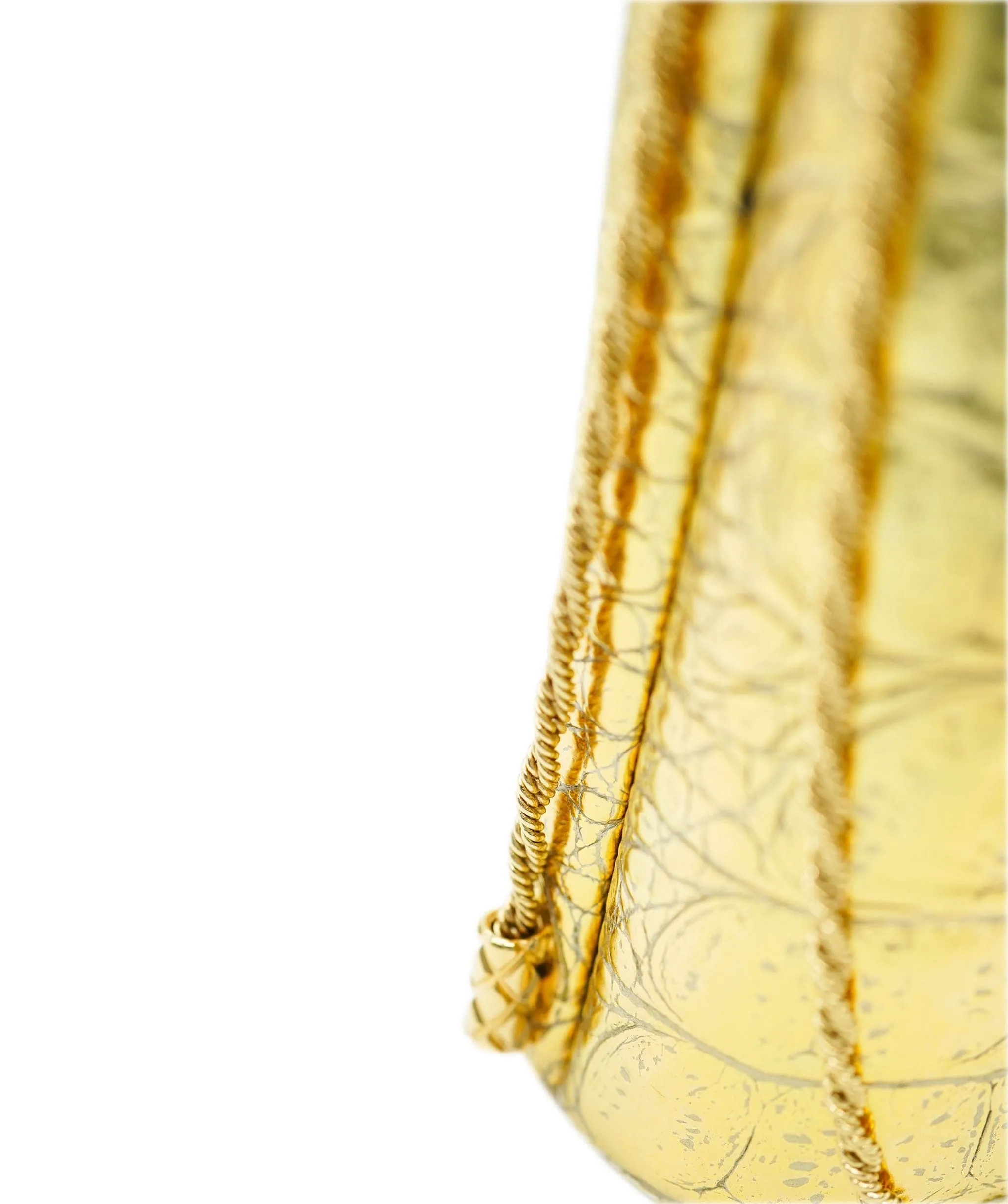 *COLLECTOR'S PIECE* CHANEL GOLD CROC EMBOSSED VANITY CASE BAG IN CALFSKIN LEATHER WITH GOLD HARDWARE DXBS2073