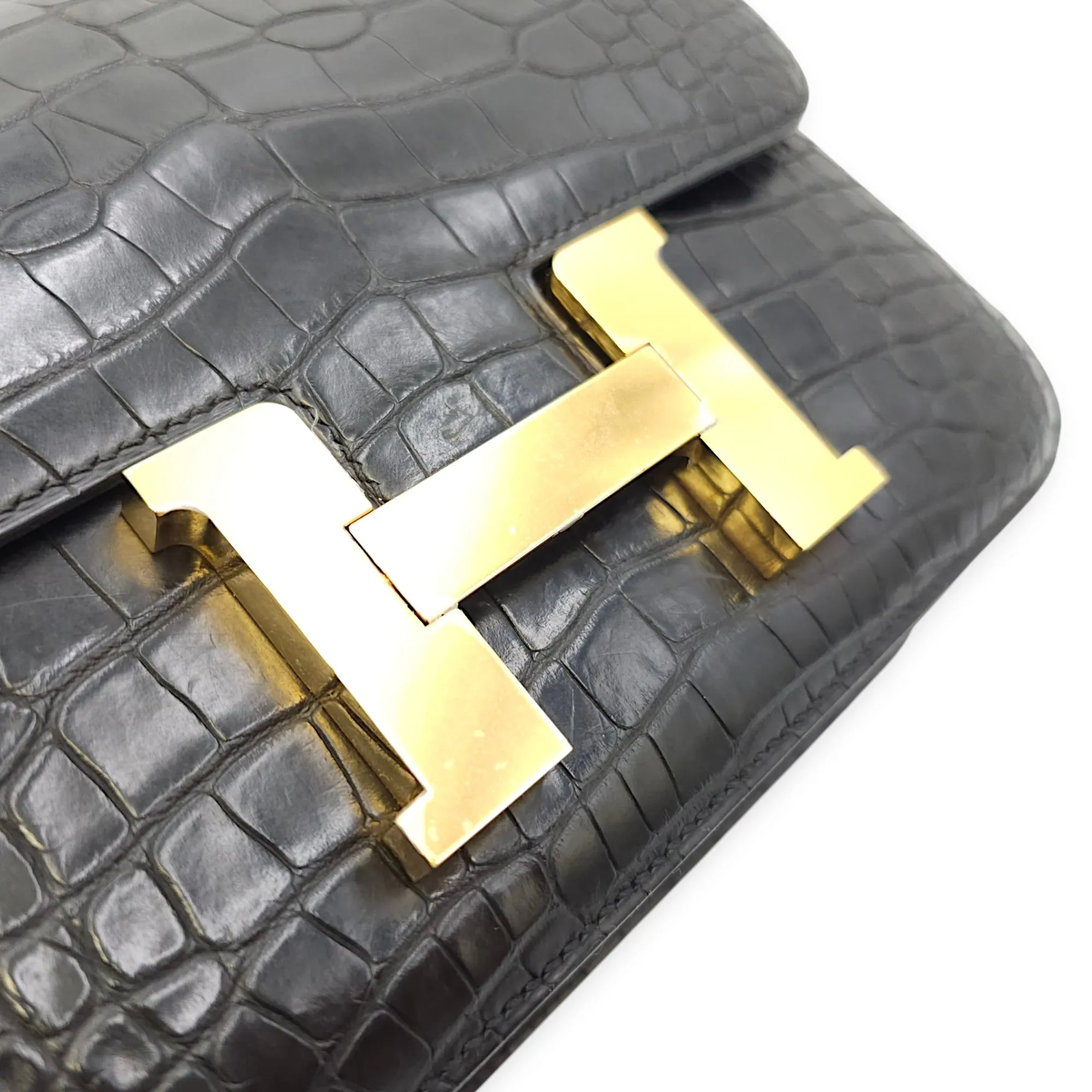 Constance 24 Black in Matte Alligator, Gold hardware