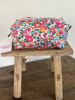 Daisie Mae bathroom Bag