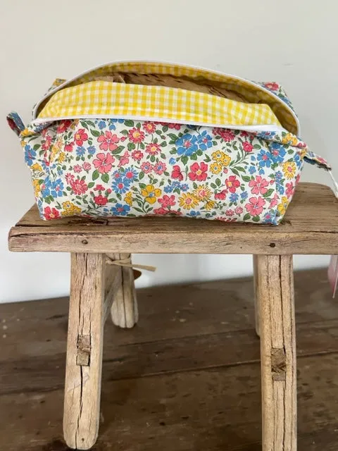 Daisie Mae bathroom Bag