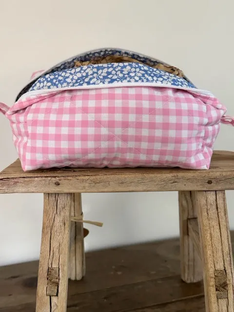 Daisie Mae bathroom Bag