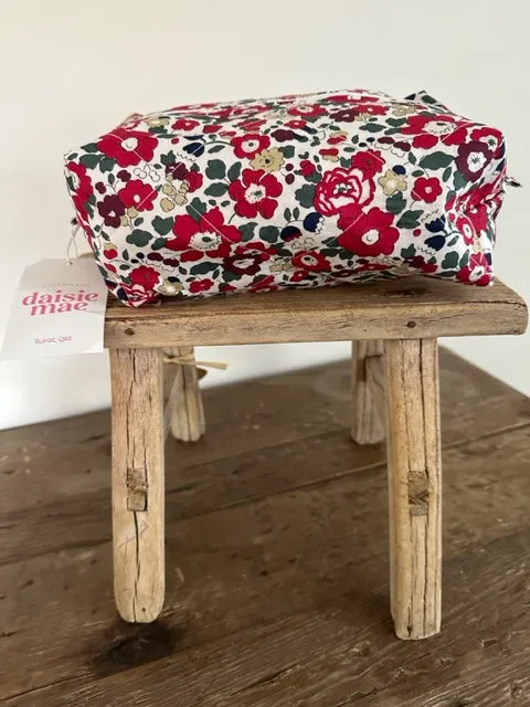 Daisie Mae bathroom Bag