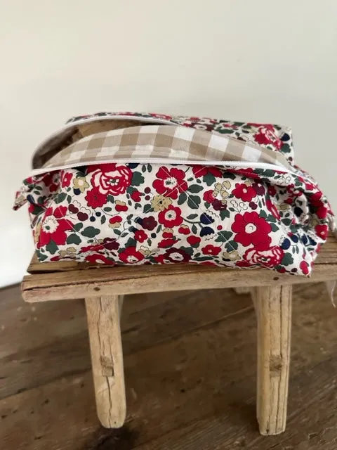 Daisie Mae bathroom Bag