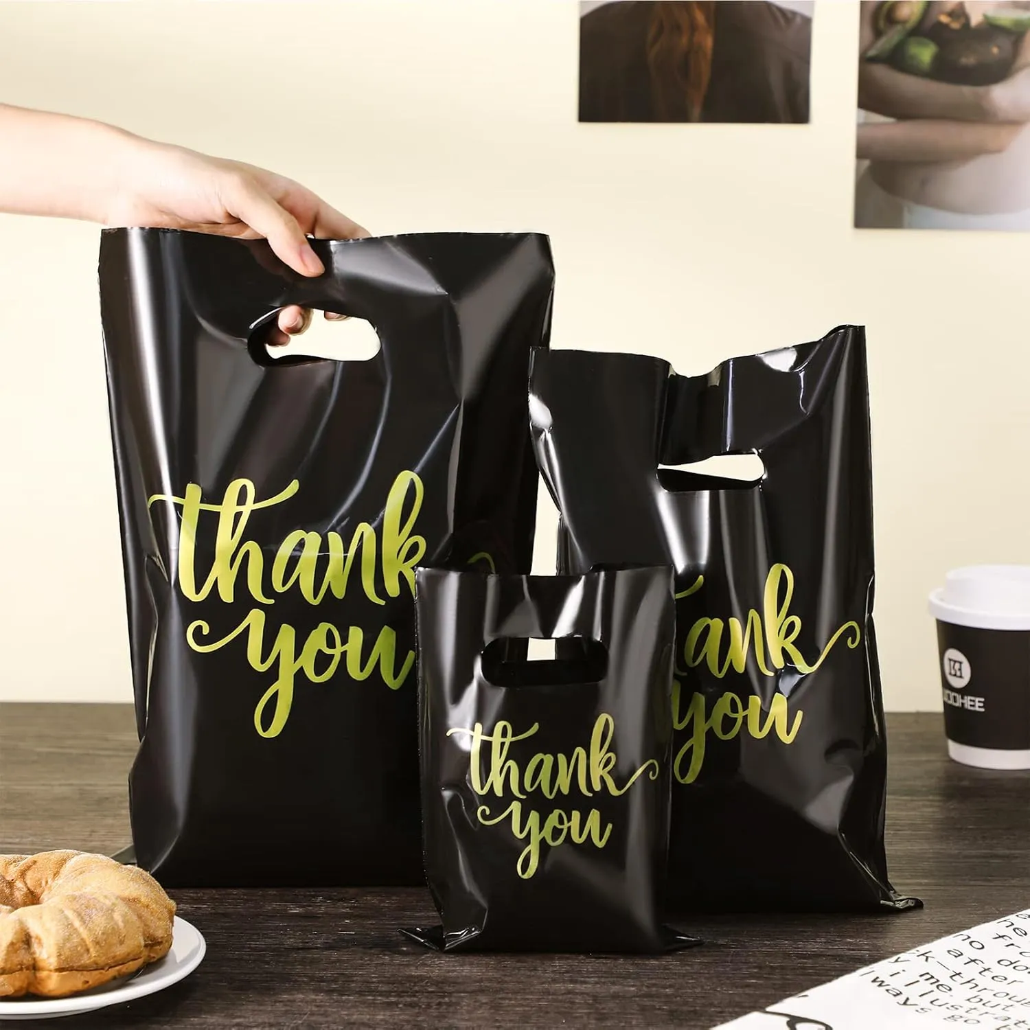 Eersida 200 Pcs Thank You Plastic Bags with Handles Die Cut Plastic Shopping Merchandise Bags Bulk 3 Sizes Retail Grocery Shopping Pack for Small Business Goodie Wedding Party(Black)