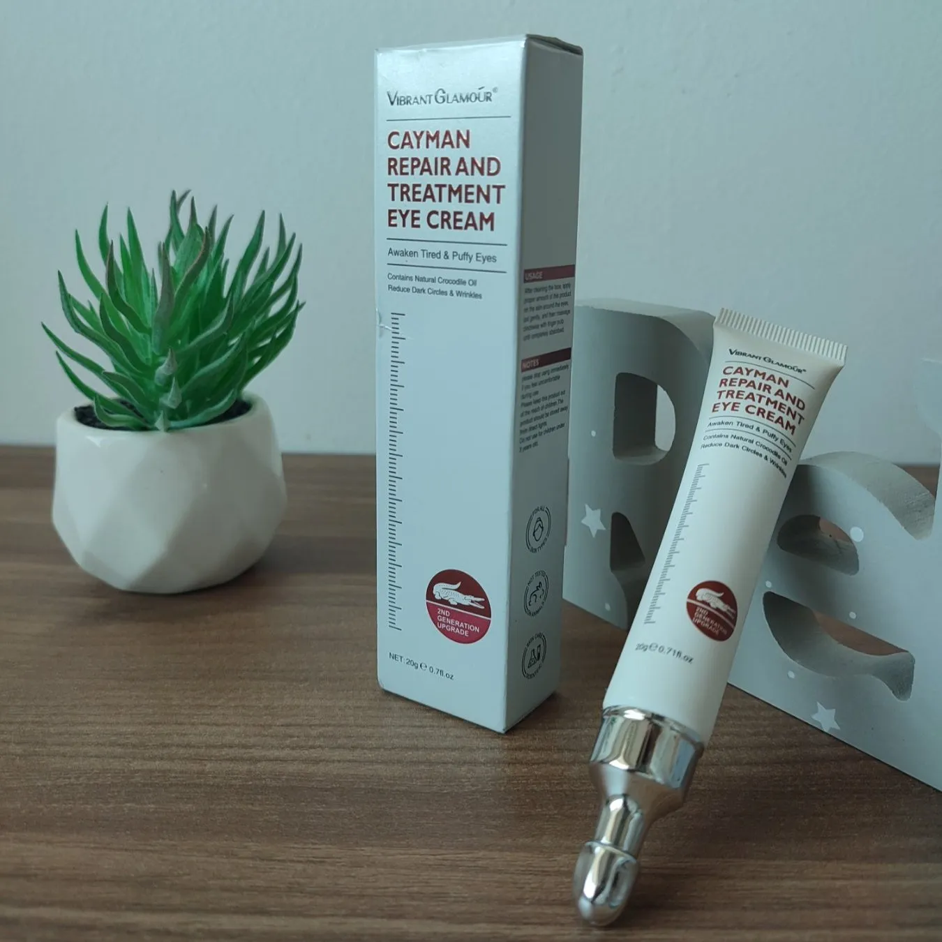 Eye contour cream: lifting effect in 2 minutes 