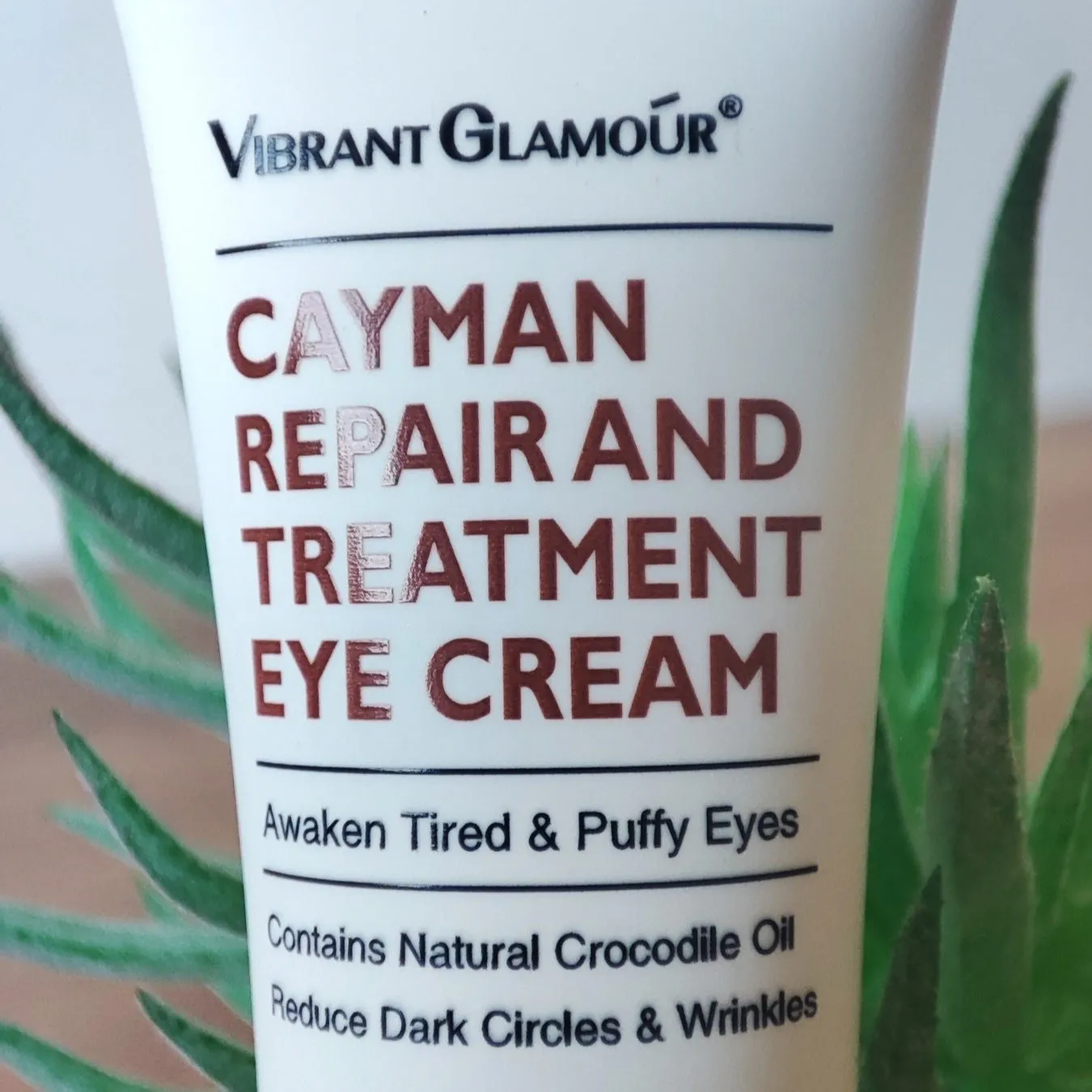 Eye contour cream: lifting effect in 2 minutes 