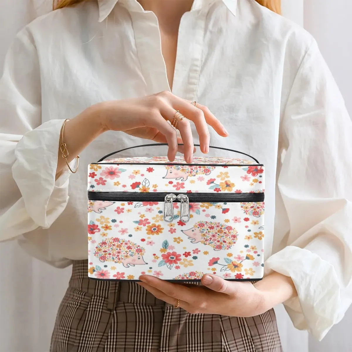 Hedgehogs Pattern Makeup Bag Small Cosmetic Bag for Women Travel Makeup Case Organizer Portable Zipper Make Up Brush Bag Cute Toiletry Bag Storage Bags with Handle