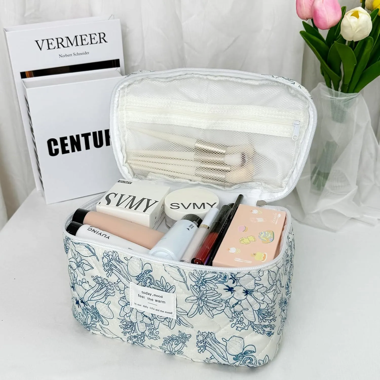 Large Travel Quilted Makeup Bag for Women, Floral Cotton Cosmetic Bag Cute Coquette Aesthetic Floral Toiletry Organizer Bag for Girls Little Blue Flower Cosmetic Zipper Storage Bag