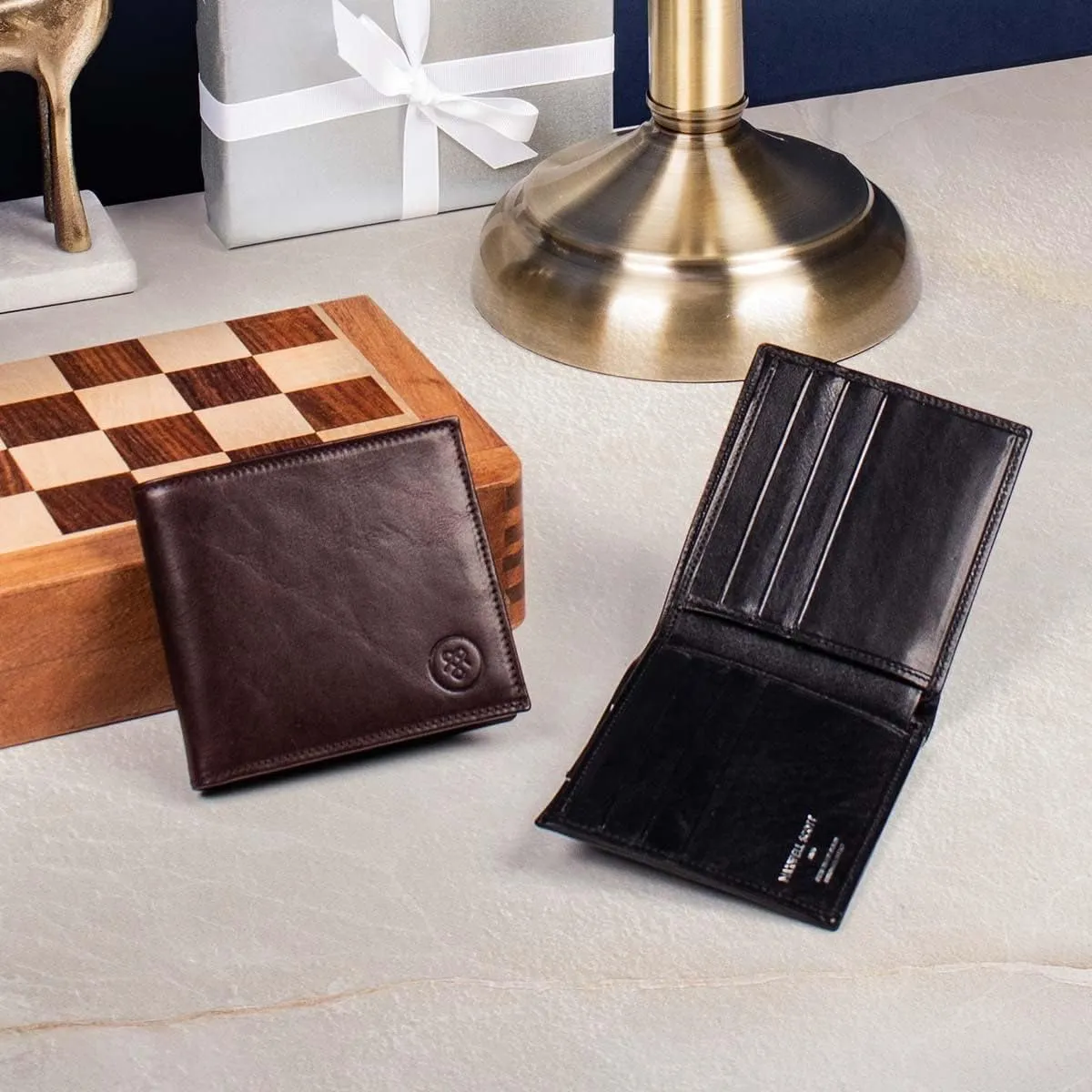 Maxwell Scott - Personalized Luxury Leather RFID Billfold Wallet for Men - Handmade in Italy - The Vittore RFID Black