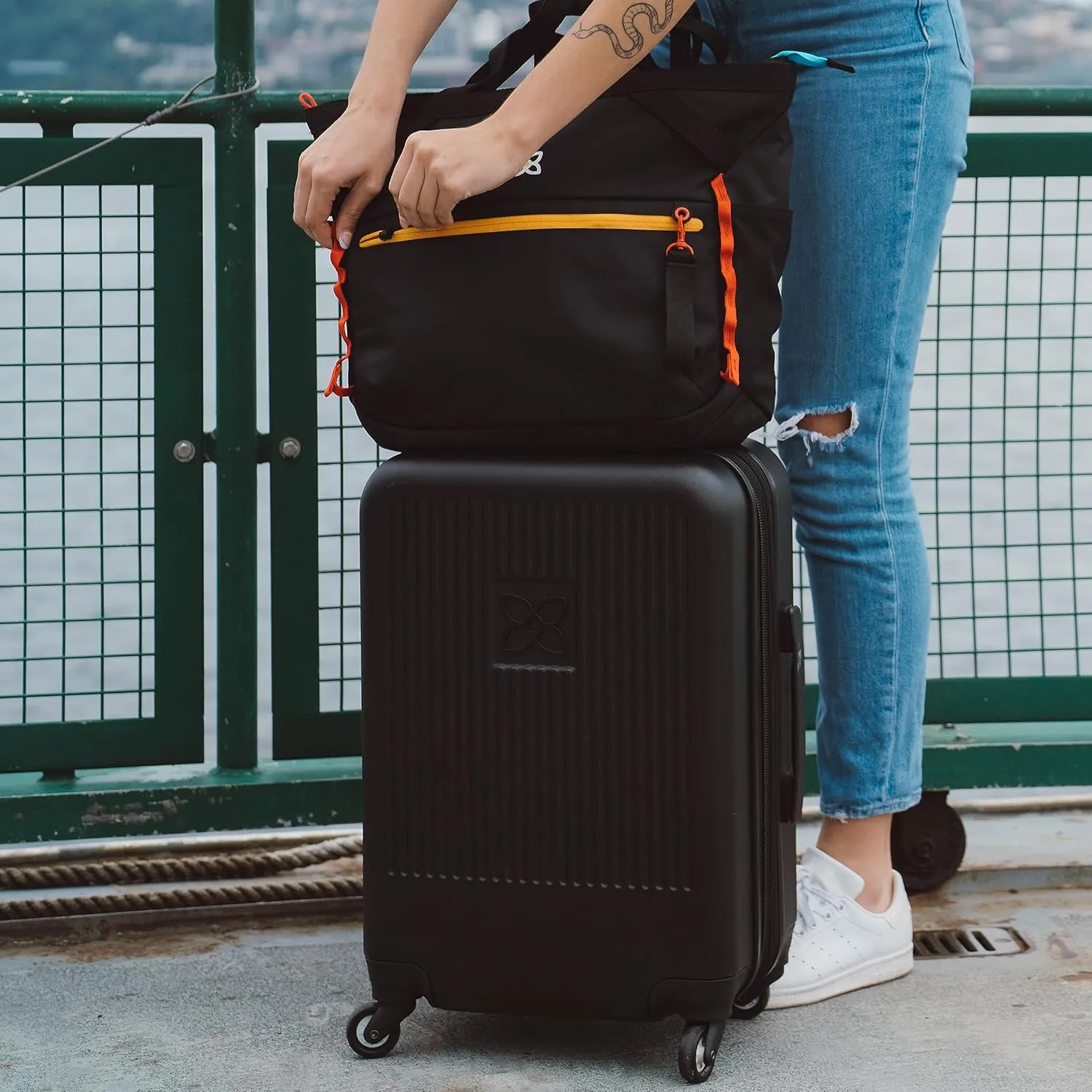 Sherpani Meridian, 22 Inch Carry On Luggage Airline Approved, Rolling Hardside Suitcase 22x14x9, Travel Luggage for Women, Expandable Suitcase, Travel Gift for Mothers Day 2025 (Black)