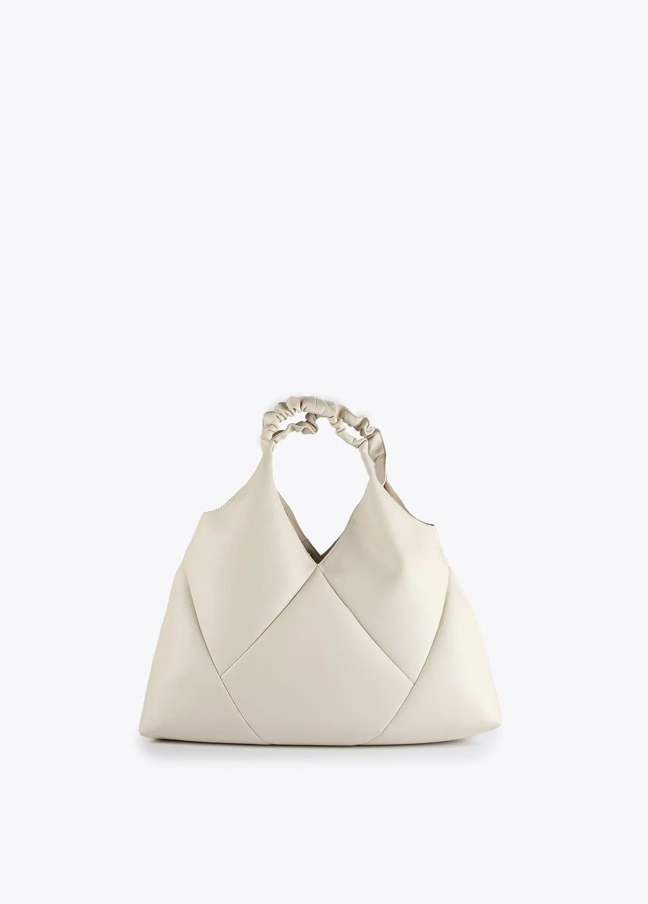 Tote bag with crinkle-effect handle